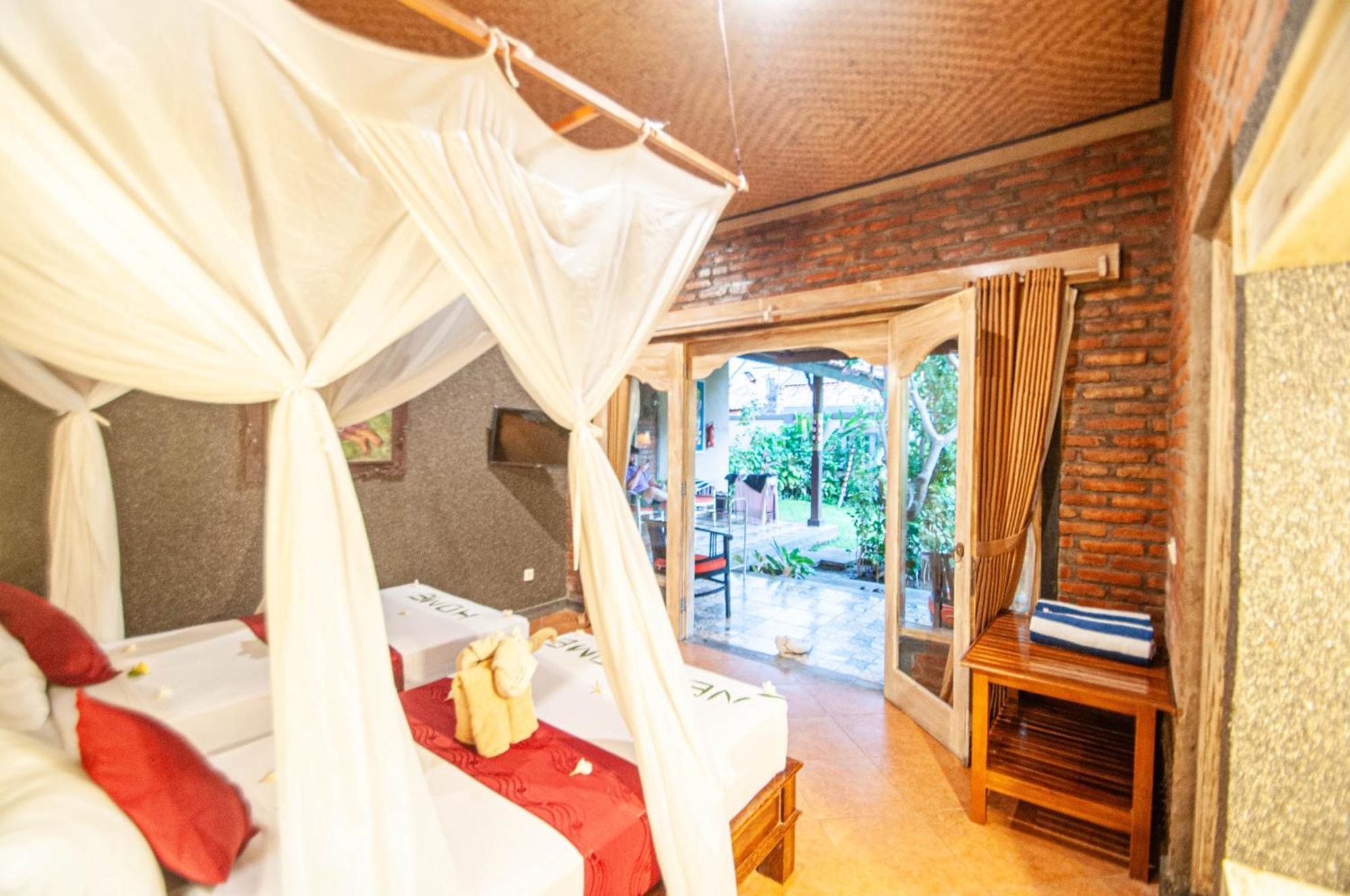 Kubuku Eco Dive Lodge And Yoga Pemuteran Esterno foto
